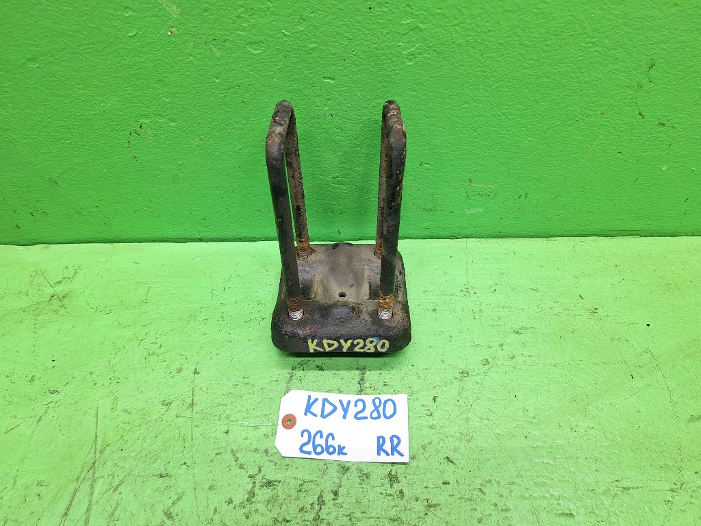 Стремянка рессоры TOYOTA DYNA KDY280 задняя правая (б/у)