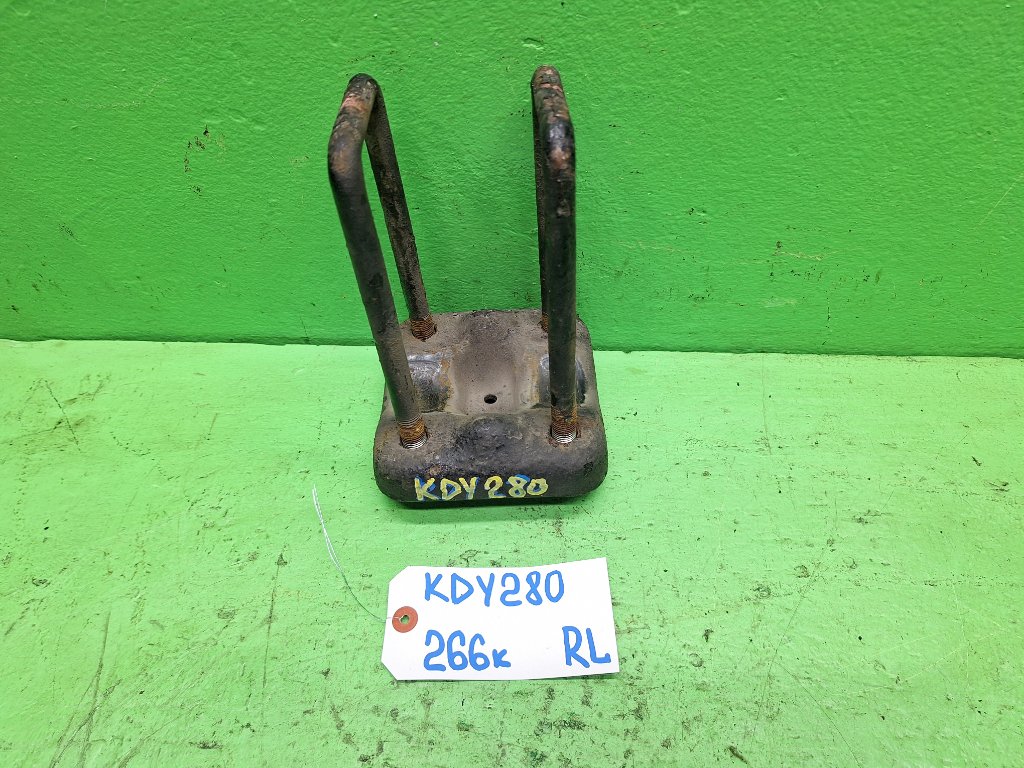 Стремянка рессоры TOYOTA DYNA KDY280 задняя левая (б/у)