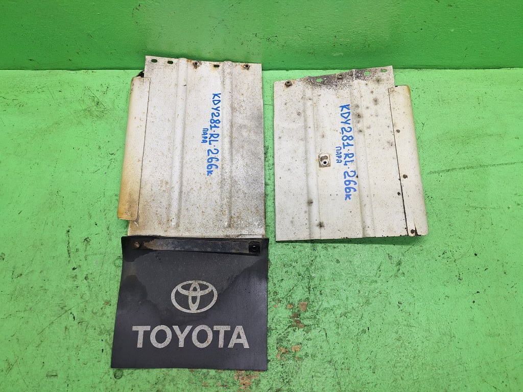Брызговик TOYOTA DYNA KDY281 задний левый (б/у)
