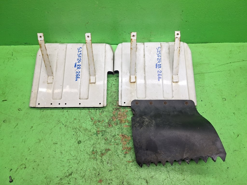 Брызговик NISSAN ATLAS SZ5F24 задний правый (б/у)