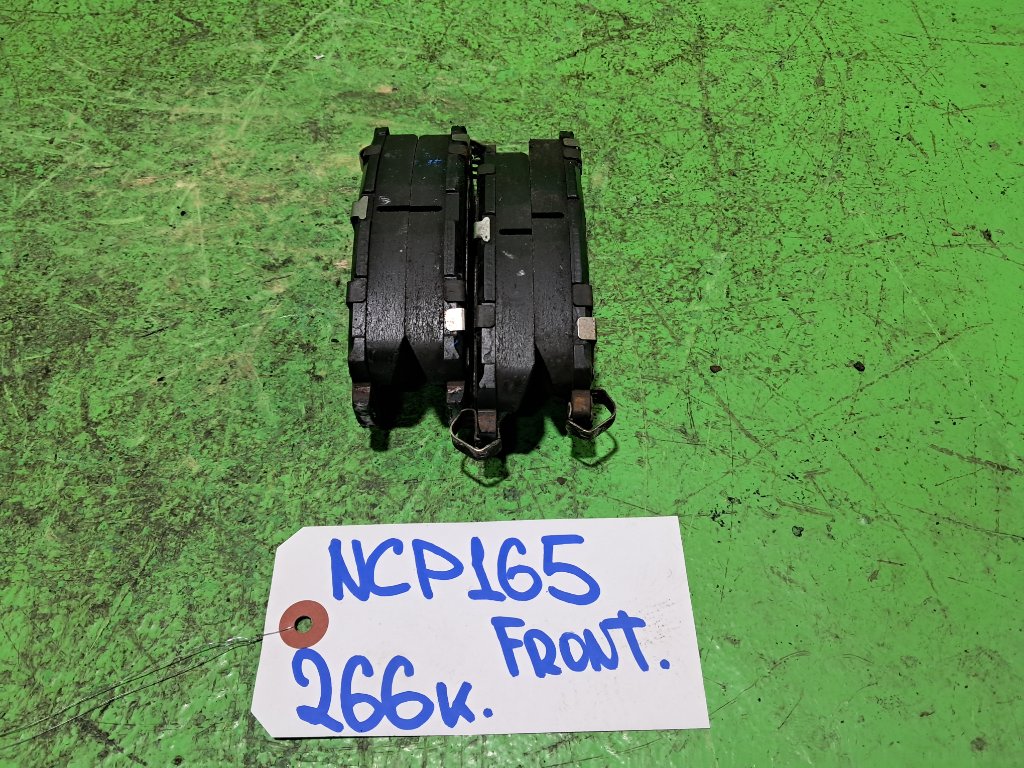 Тормозные колодки TOYOTA PROBOX NCP165 переднее (б/у)