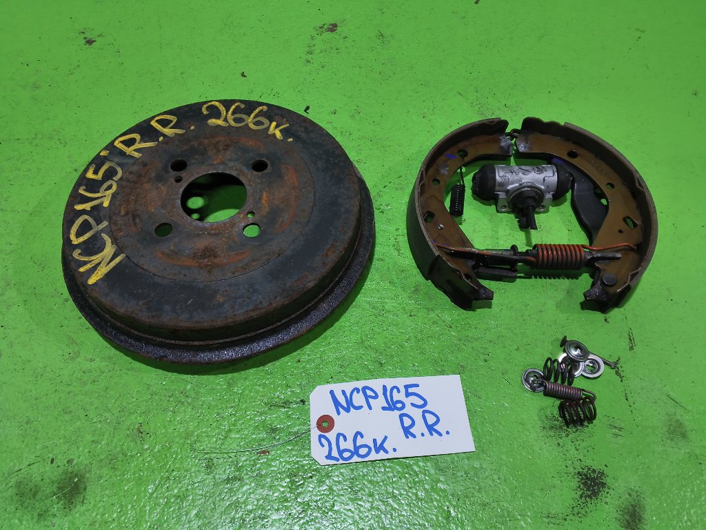 Тормозной барабан TOYOTA PROBOX NCP165 задний правый (б/у)