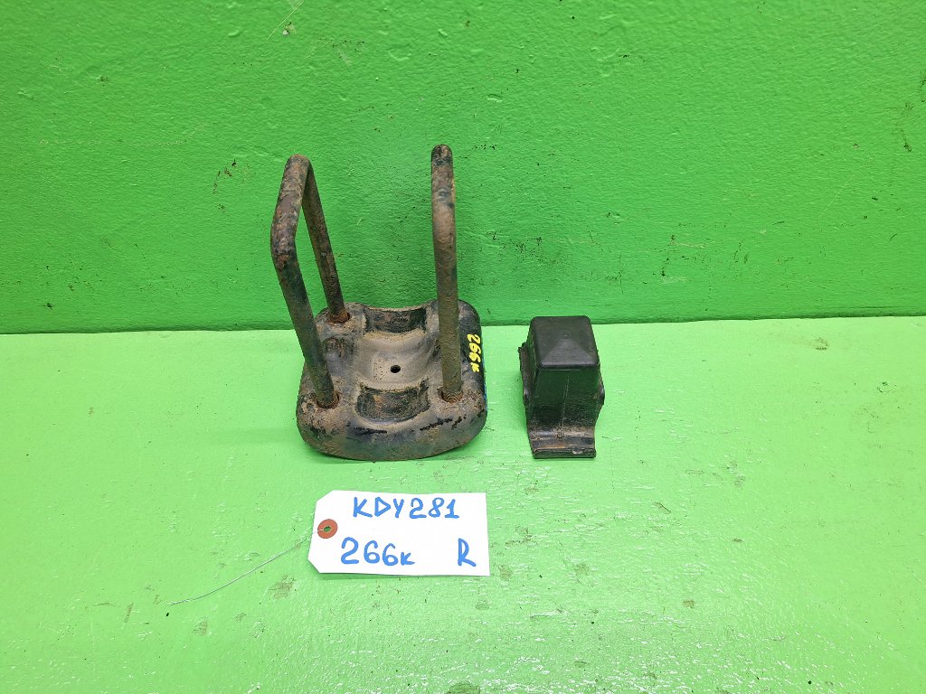 Стремянка рессоры TOYOTA DYNA KDY281 правая (б/у)
