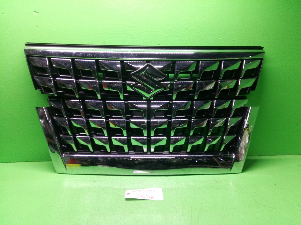 Решетка радиатора SUZUKI SPACIA MK53S передняя (б/у)