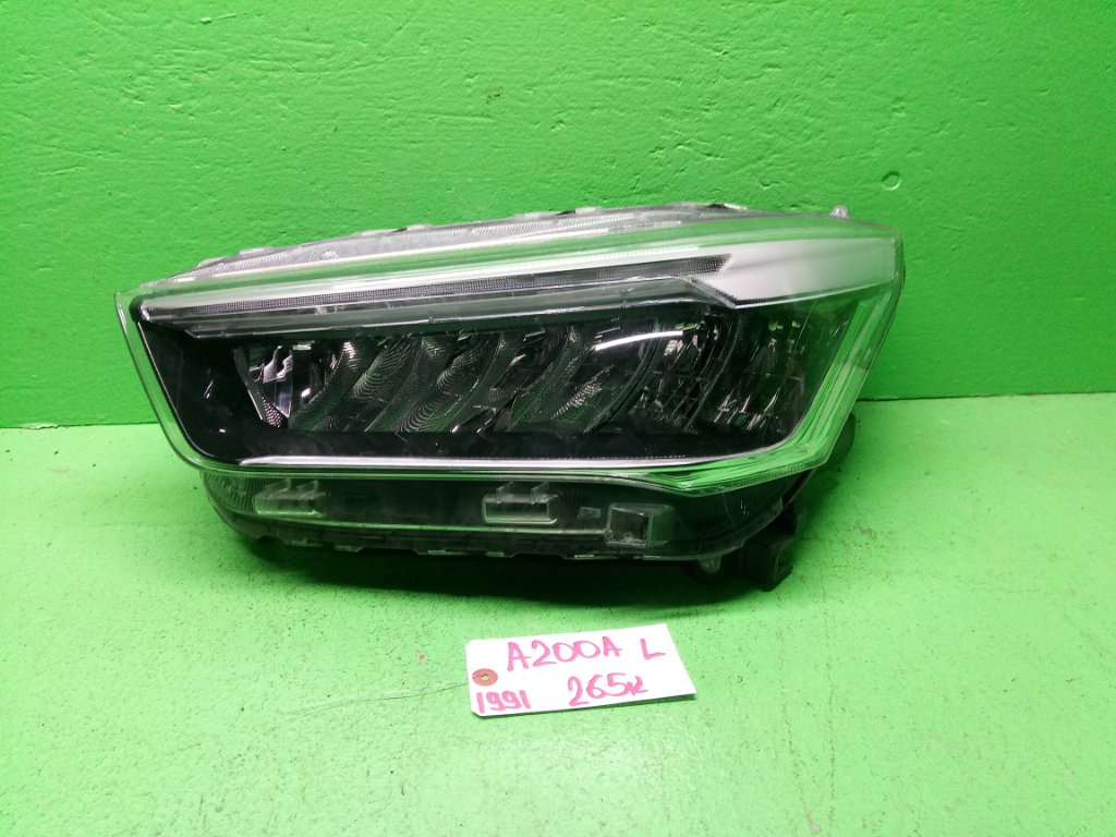 Фара TOYOTA RAIZE A200A передняя левая (б/у)