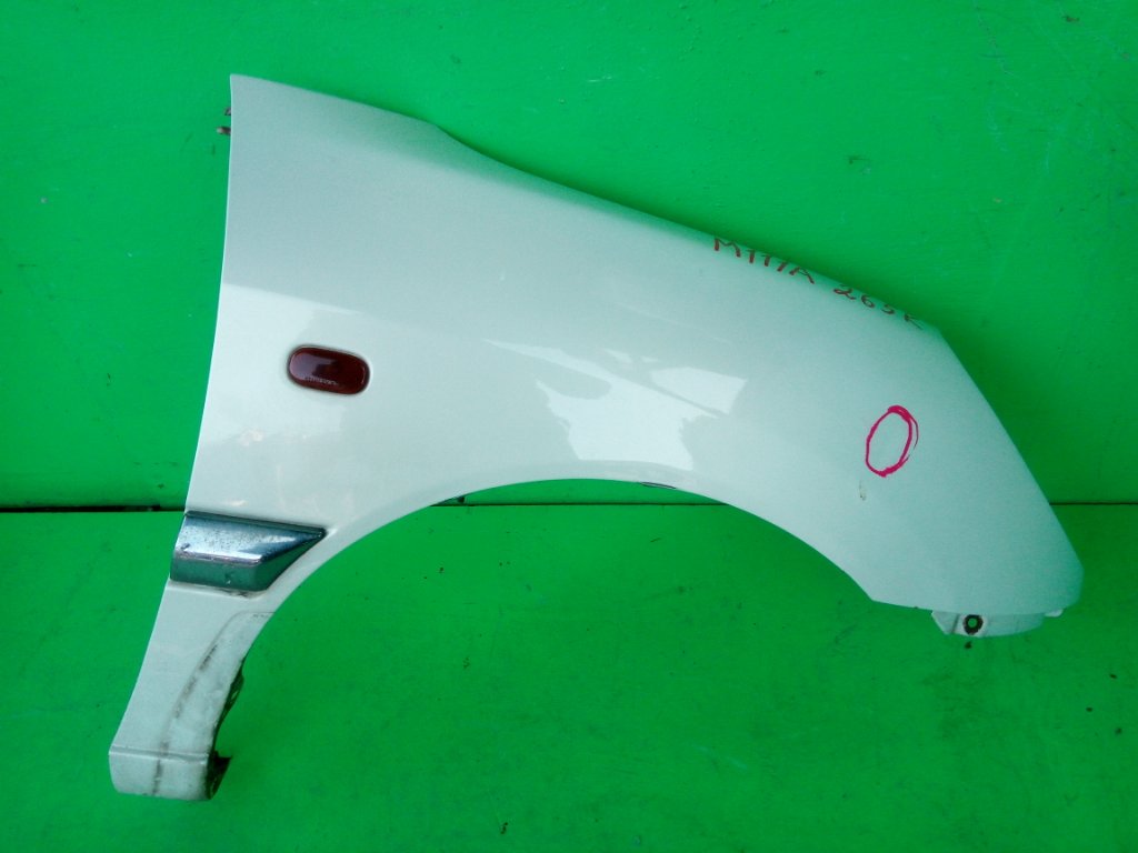 Крыло TOYOTA DUET M111A переднее правое (б/у)