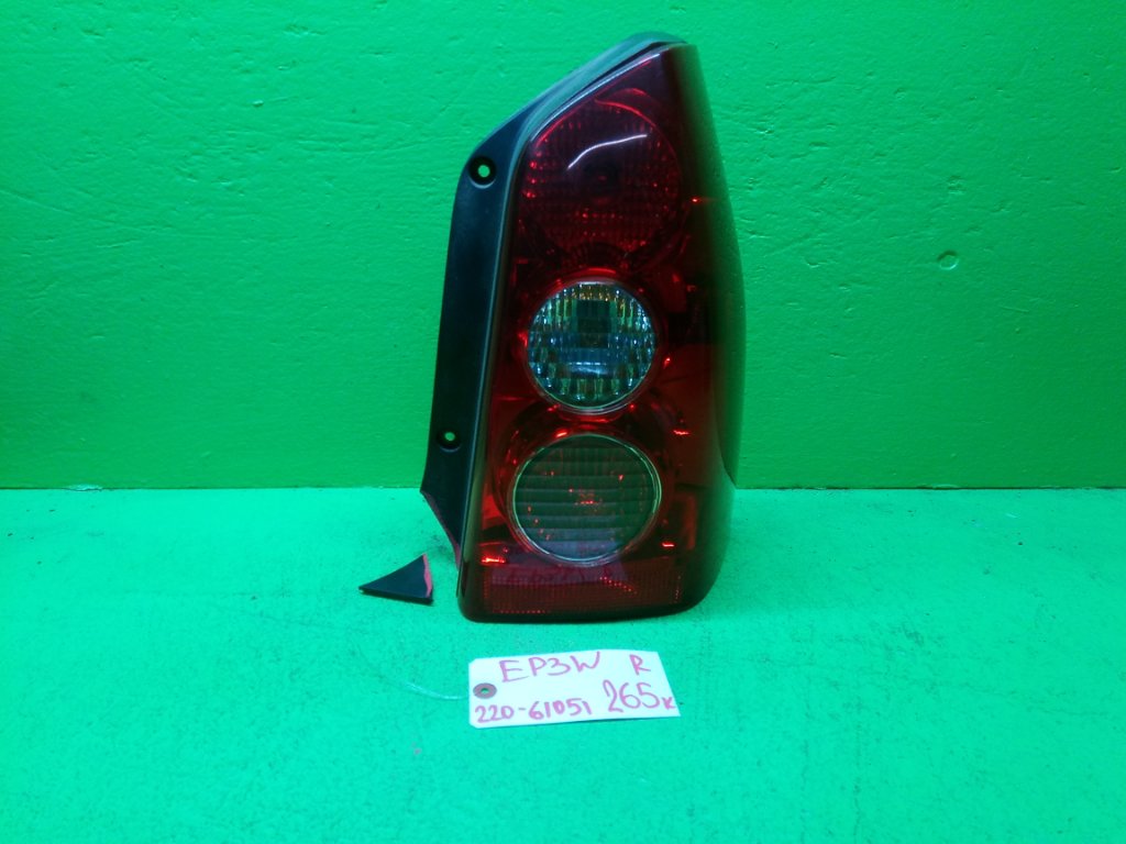 Стоп-сигнал MAZDA TRIBUTE EP3W правый (б/у)