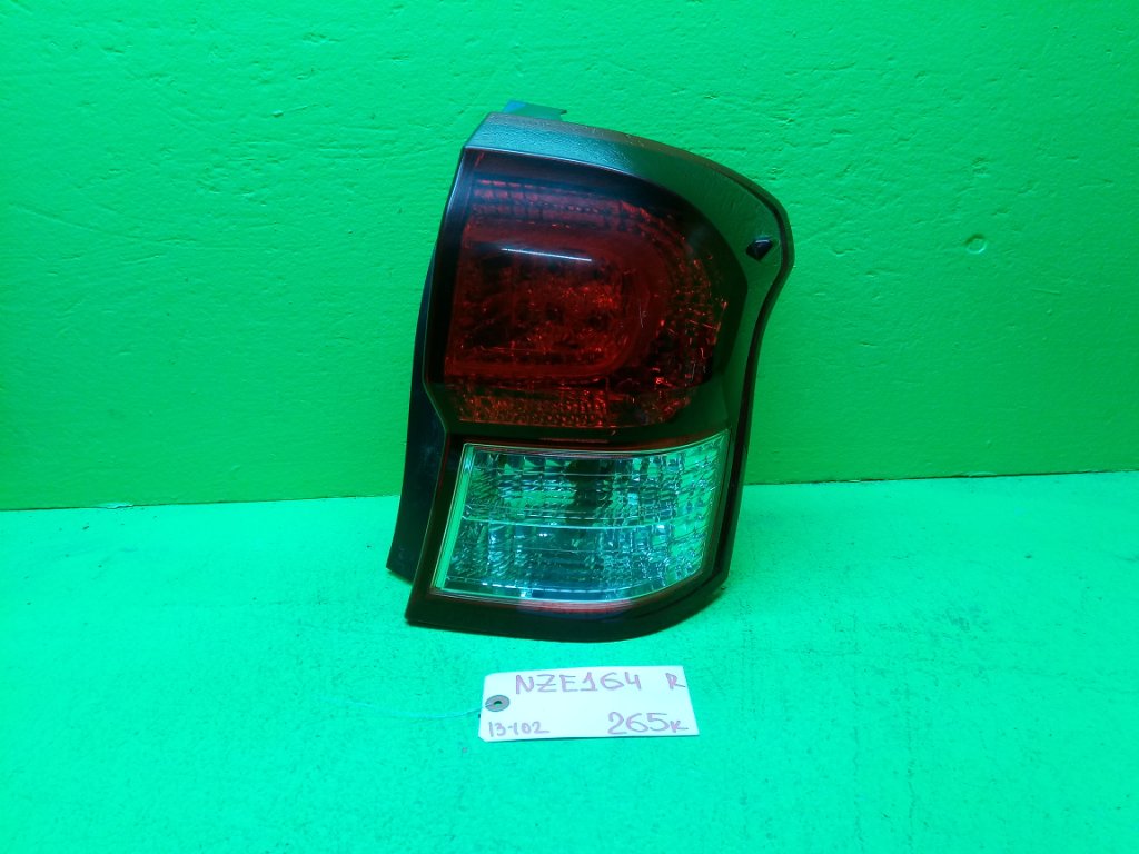 Стоп-сигнал TOYOTA COROLLA FIELDER NZE164 правый (б/у)