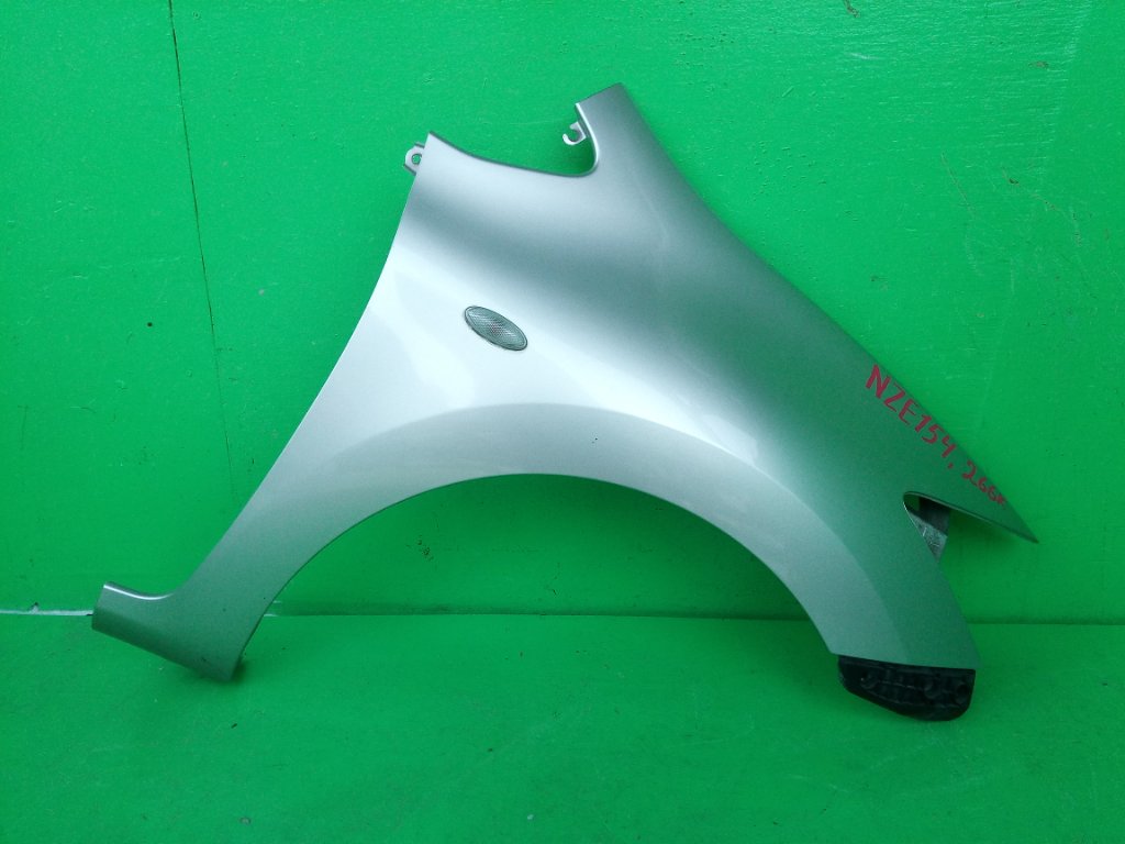 Крыло TOYOTA AURIS NZE154 переднее правое (б/у)