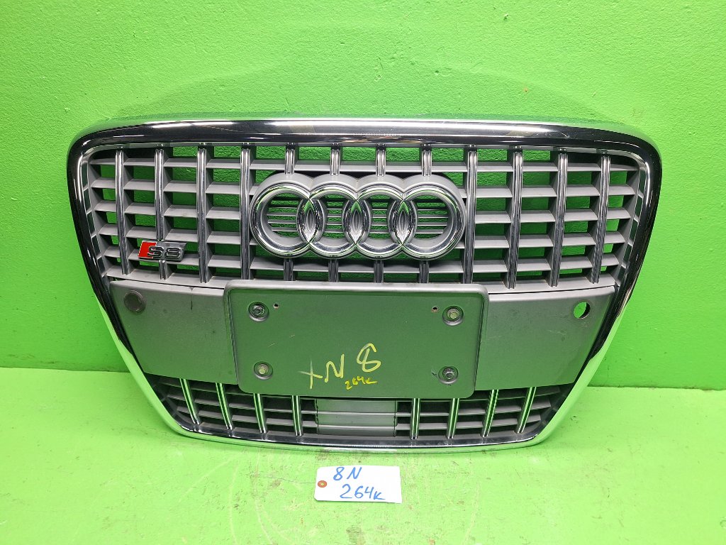 Решетка радиатора AUDI TT 8N (б/у)