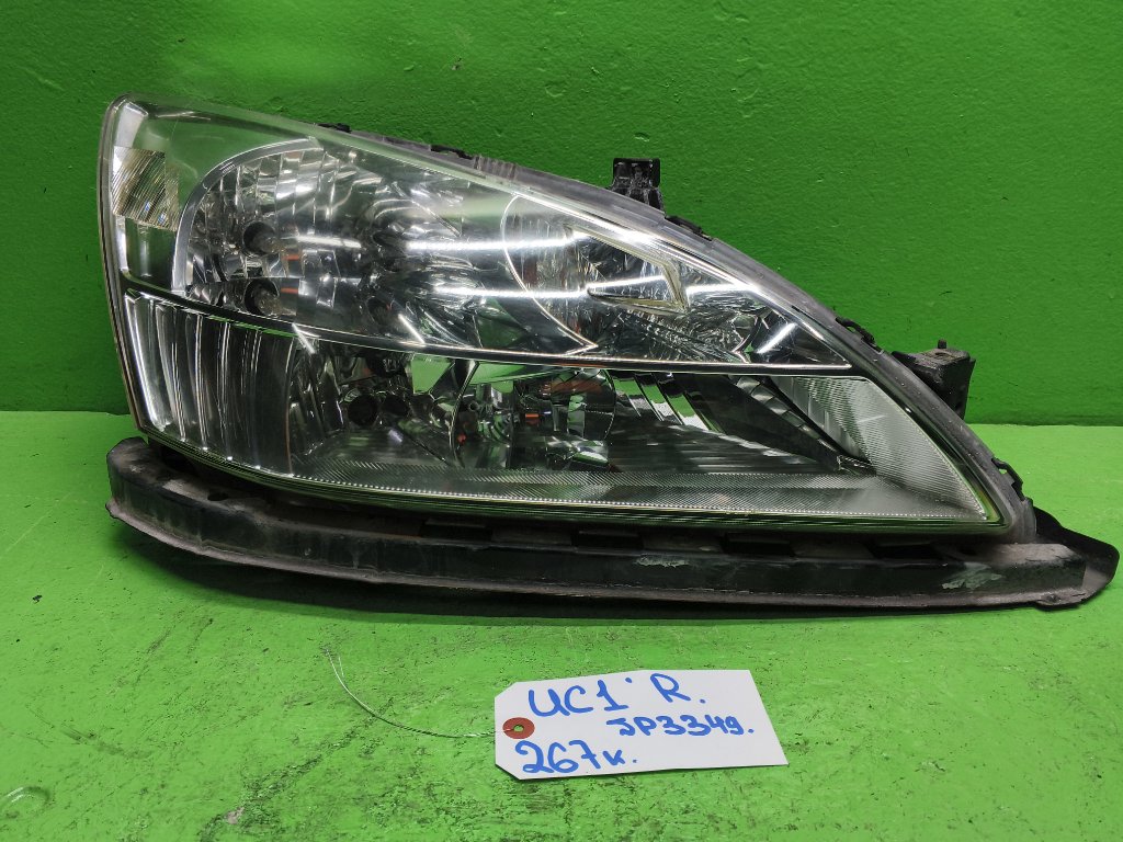 Фара HONDA INSPIRE UC1 правая (б/у)