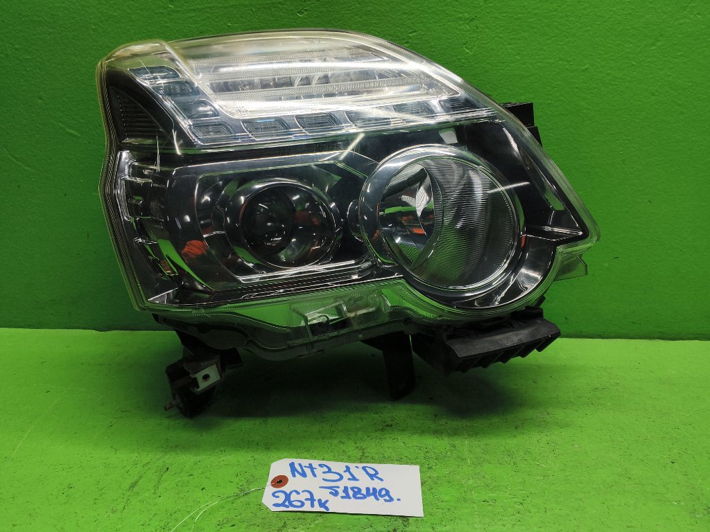 Фара NISSAN XTRAIL NT31 правая (б/у)