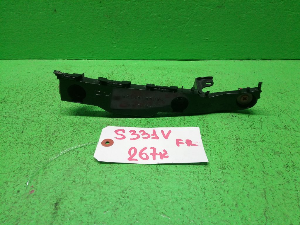 Крепление бампера DAIHATSU HIJET S331V переднее правое (б/у)