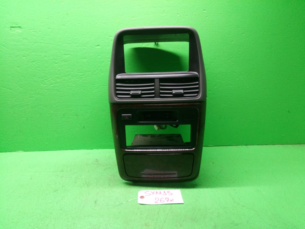 Консоль магнитофона TOYOTA IPSUM SXM15 (б/у)