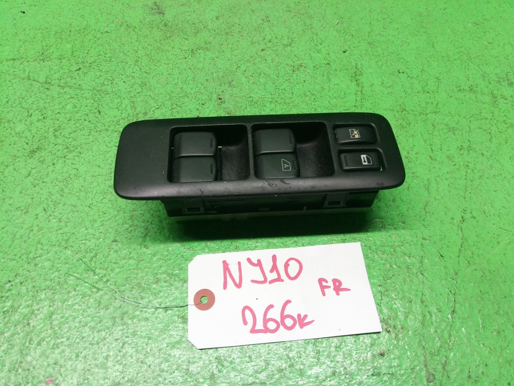 Блок упр. стеклоподьемниками NISSAN DUALIS NJ10 передний правый (б/у)