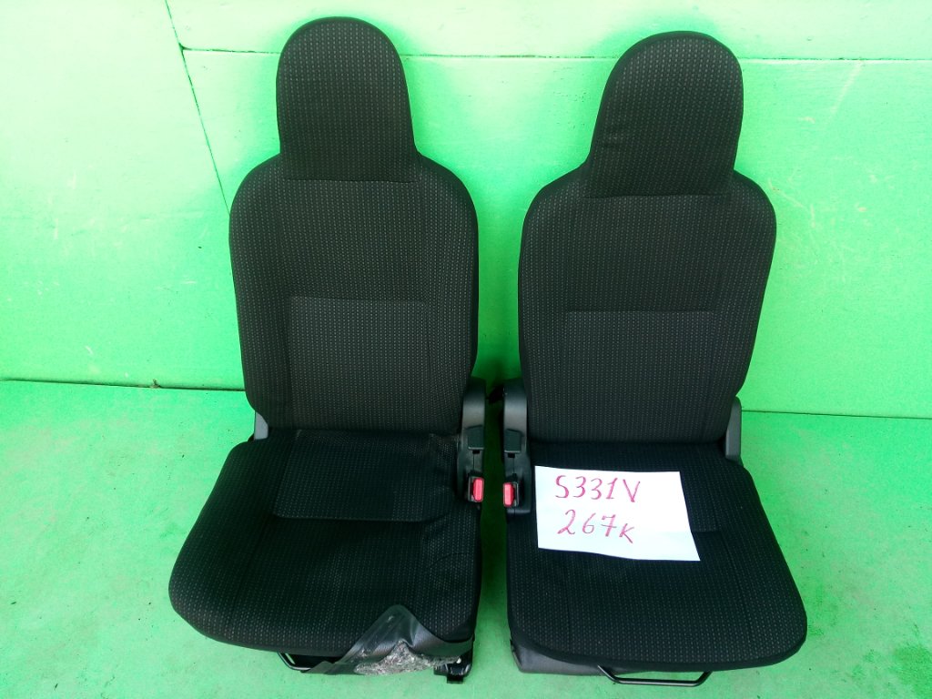 Сидение DAIHATSU HIJET S331V переднее (б/у)