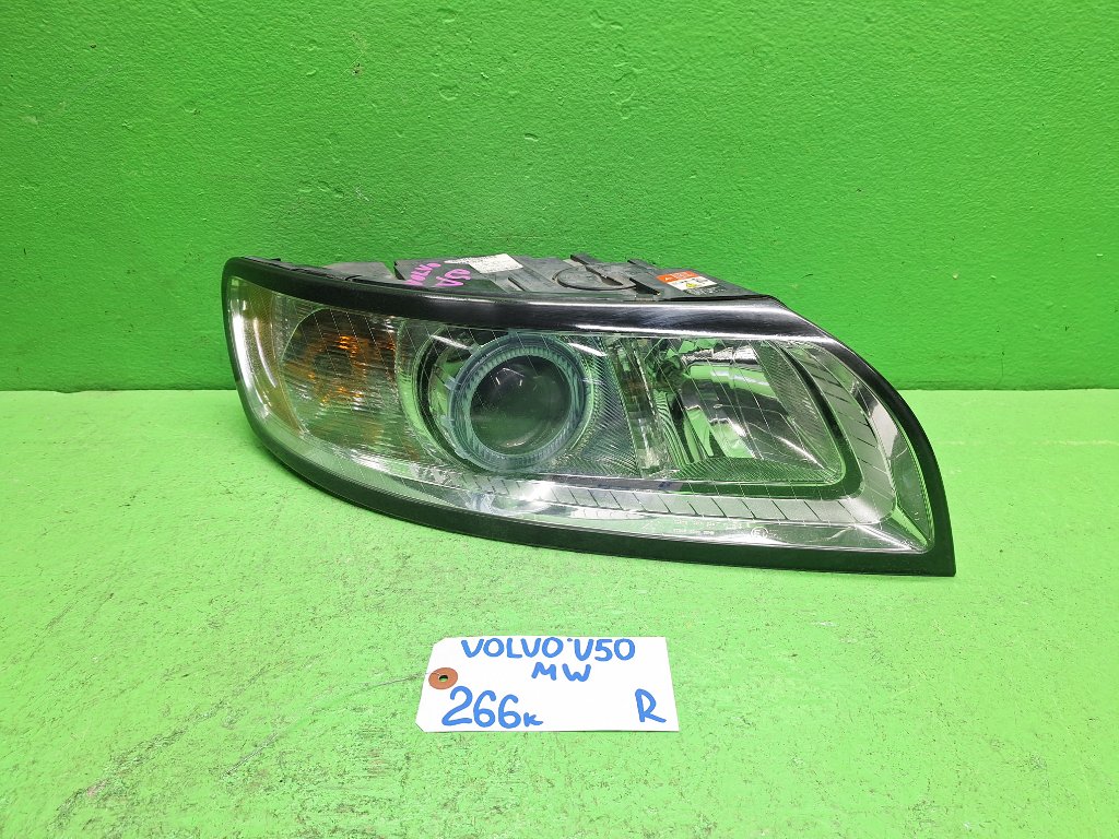 Фара VOLVO V50 MW правая (б/у)