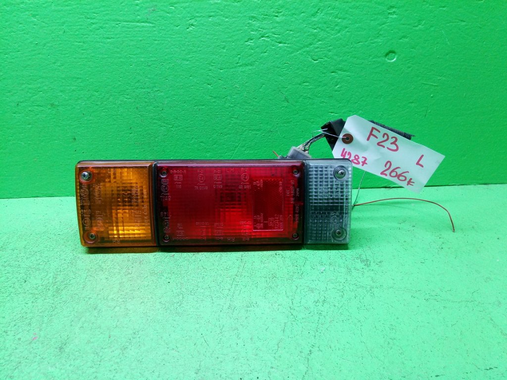 Стоп-сигнал NISSAN ATLAS F23 правый (б/у)