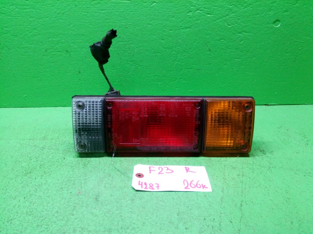 Стоп-сигнал NISSAN ATLAS F23 правый (б/у)