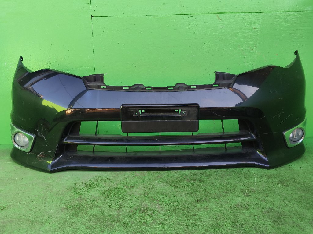 Бампер NISSAN SERENA C26 передний (б/у)