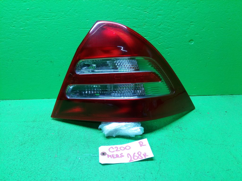 Стоп-сигнал MERCEDES C-CLASS W203 правый (б/у)