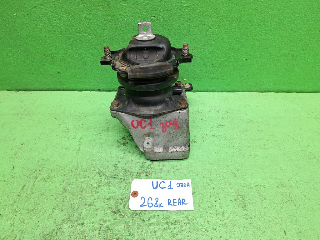 Подушка двигателя HONDA INSPIRE UC1 J30A задняя (б/у)
