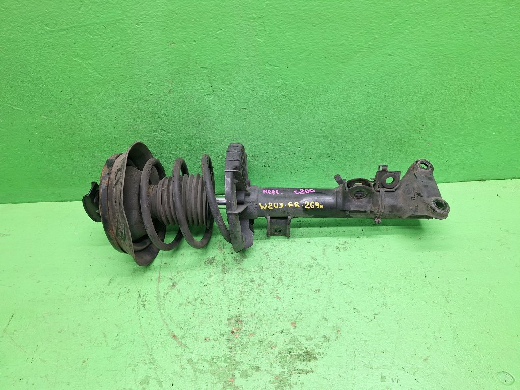 Стойка MERCEDES C200 W203 передняя правая (б/у)