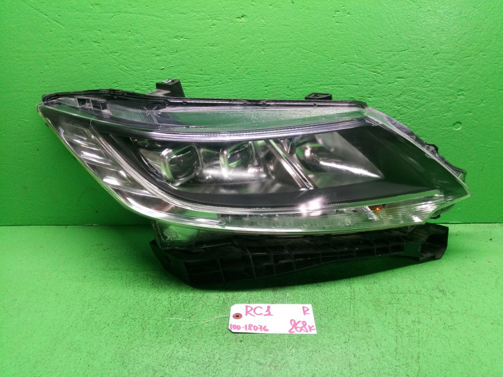 Фара HONDA ODYSSEY RC1 правая (б/у)