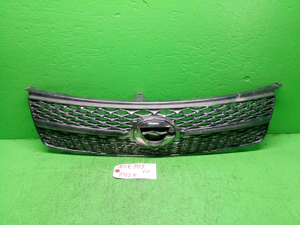 Решетка радиатора TOYOTA COROLLA FIELDER NZE141 передняя (б/у)