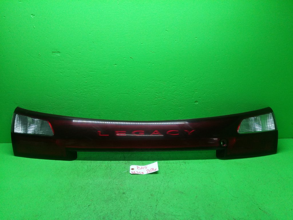 Вставка между стопов SUBARU LEGACY BH5 задняя (б/у)