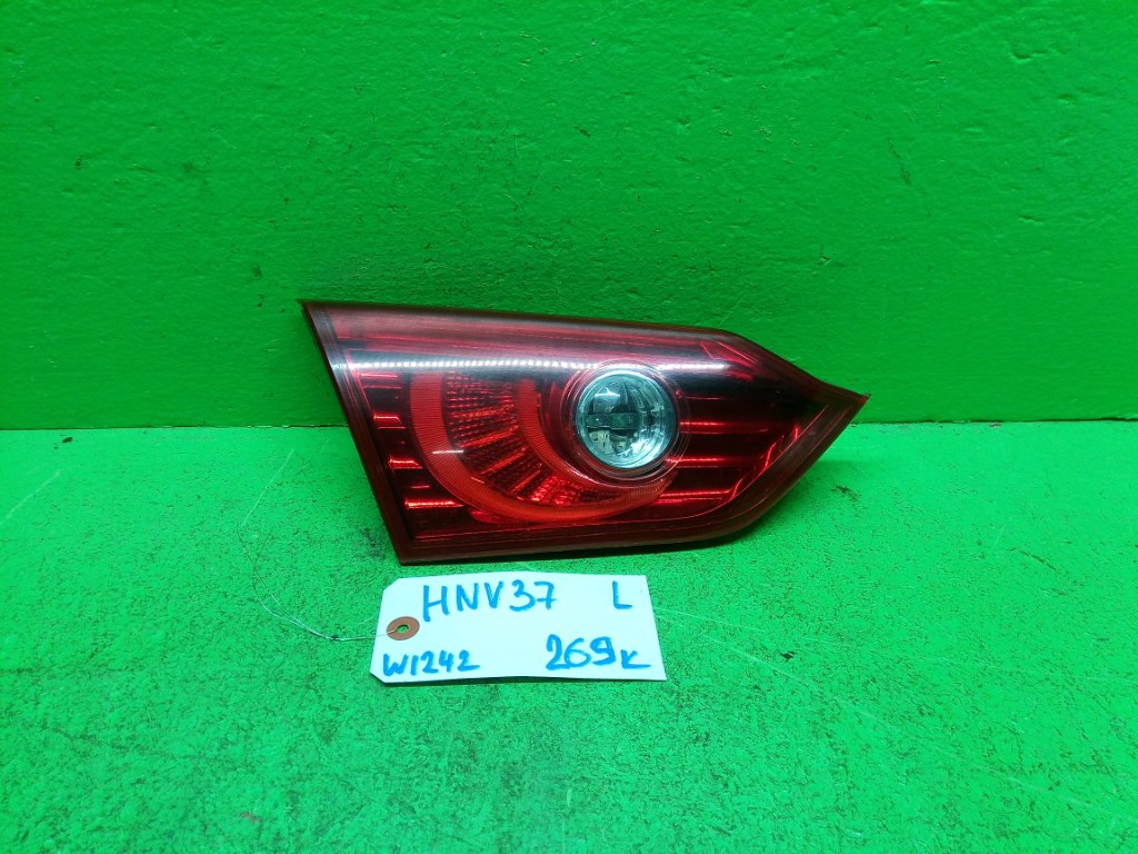 Вставка между стопов NISSAN SKYLINE HNV37 левая (б/у)