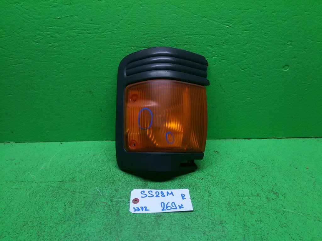 Габарит MAZDA BONGO SS28M правый (б/у)
