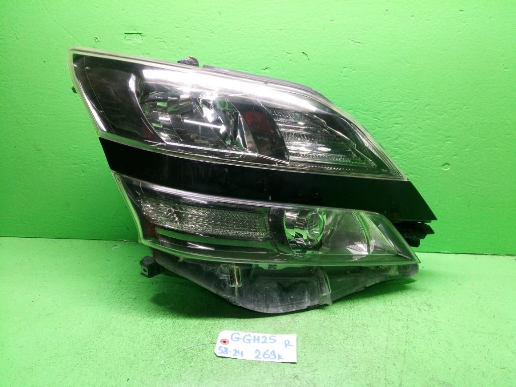 Фара TOYOTA VELLFIRE GGH25 правая (б/у)