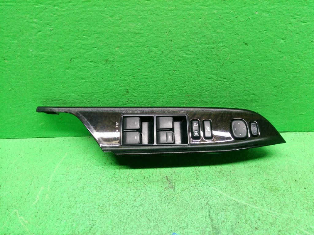 Блок упр. стеклоподьемниками TOYOTA ALPHARD GGH25 передний правый (б/у)