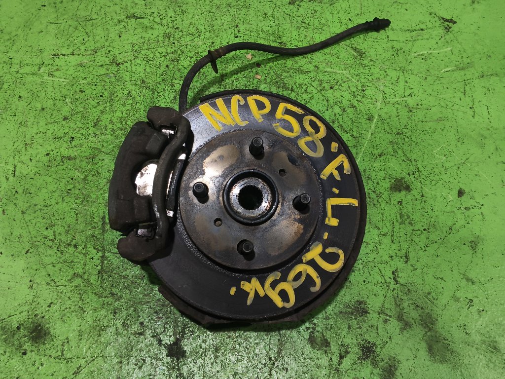 Ступица TOYOTA PROBOX NCP58 передняя левая (б/у)