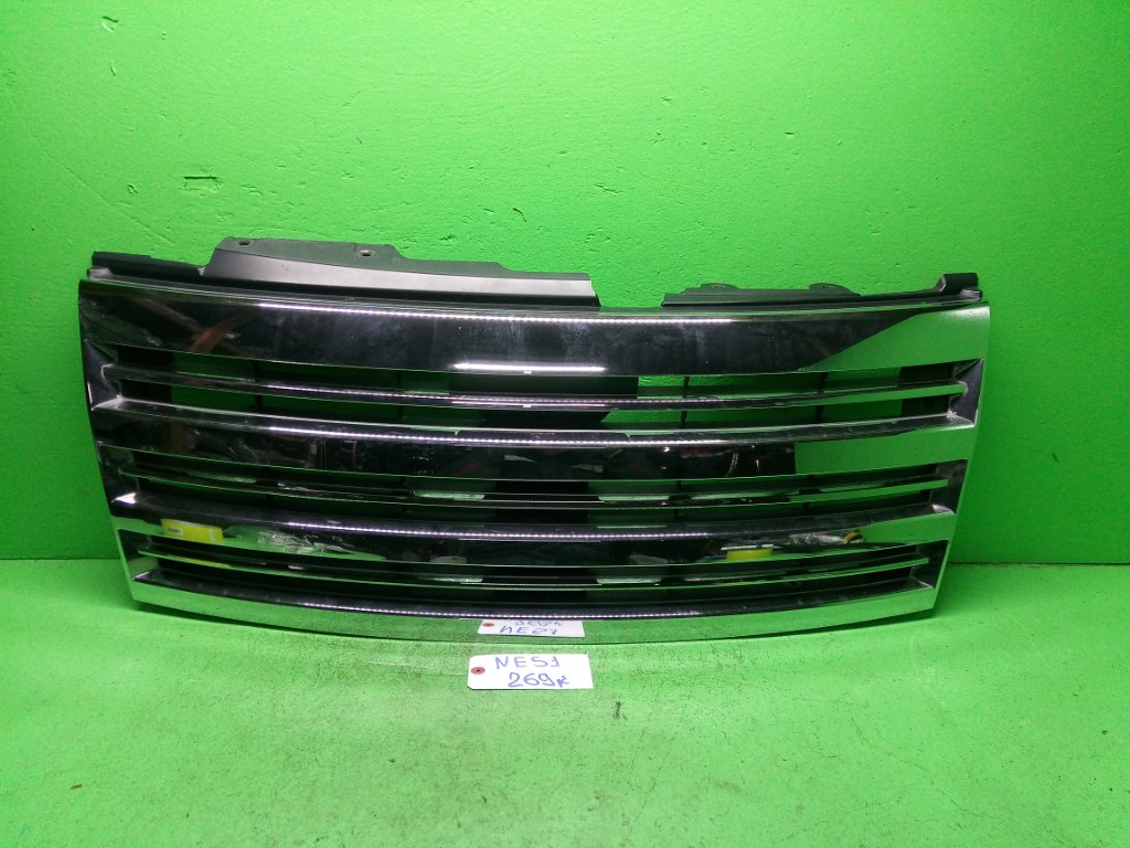 Решетка радиатора NISSAN ELGRAND NE51 передняя (б/у)