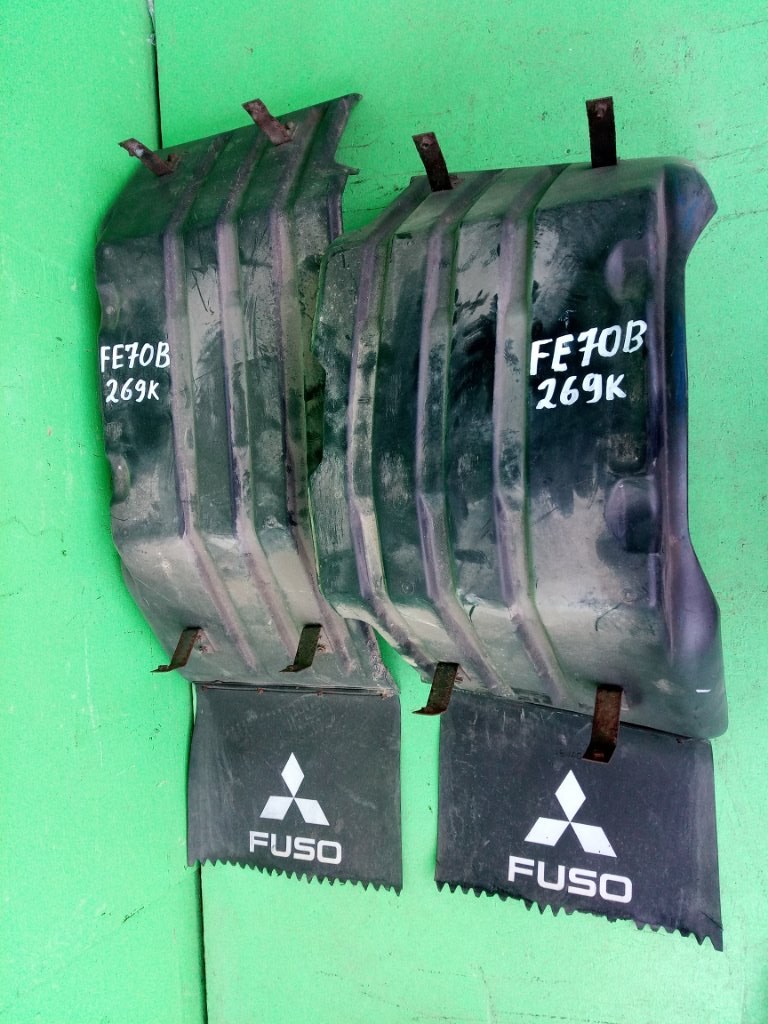 Брызговик MITSUBISHI CANTER FE70B (б/у)