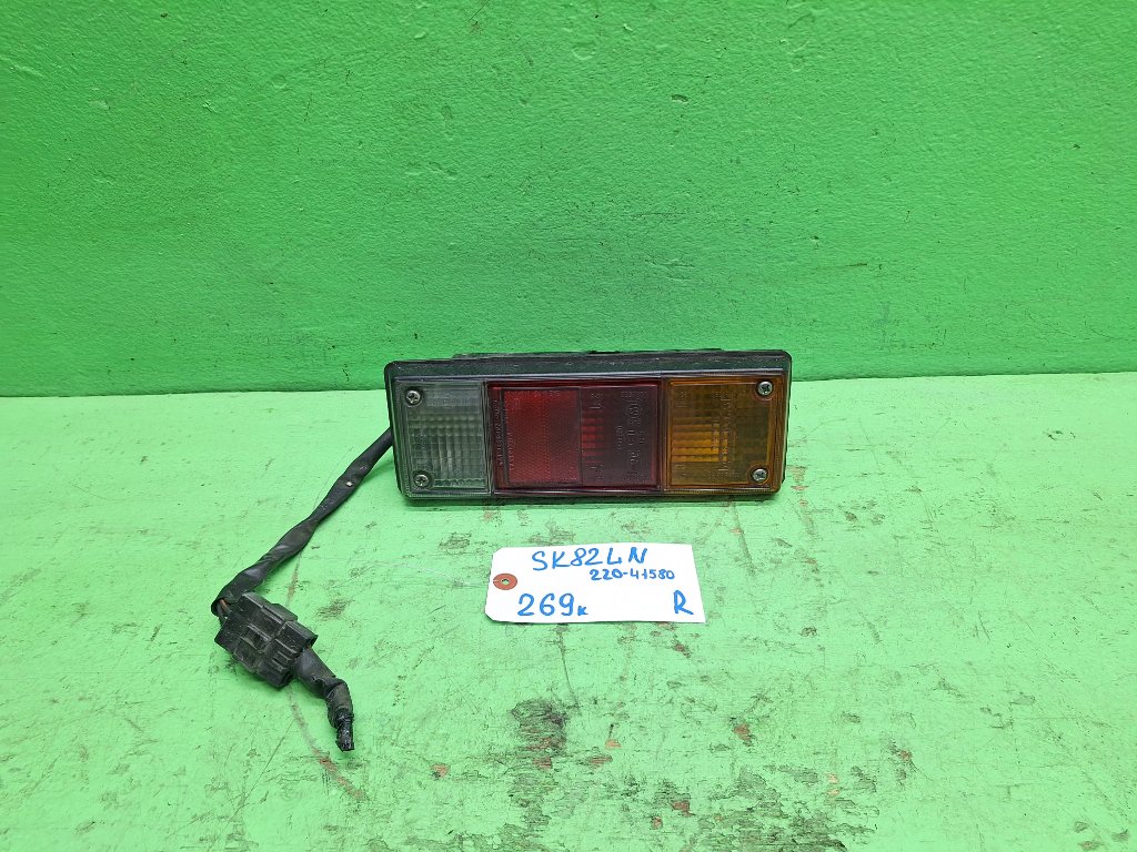 Стоп-сигнал NISSAN VANETTE SK82LN F8 правый (б/у)