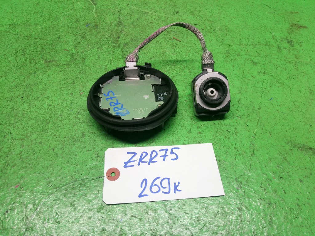 Блок ксенона TOYOTA NOAH ZRR75 (б/у)