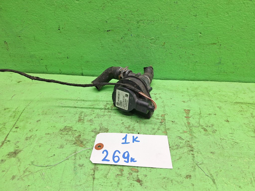 Помпа VOLKSWAGEN GOLF 1K (б/у)