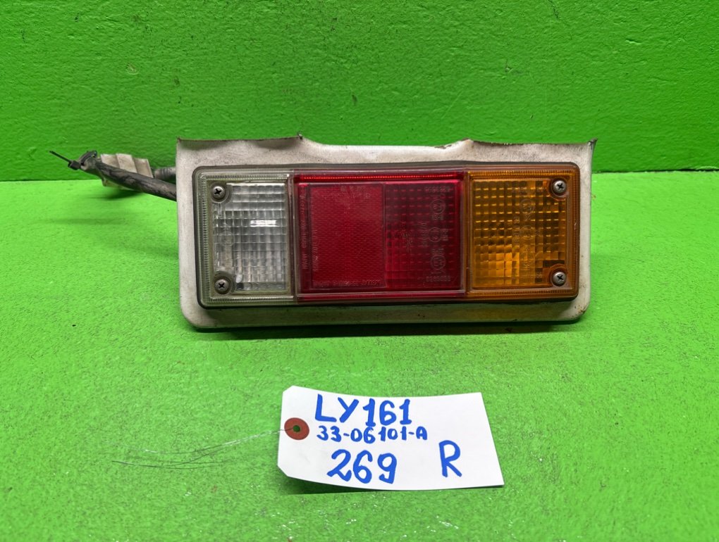 Стоп-сигнал TOYOTA DYNA LY161 (б/у)