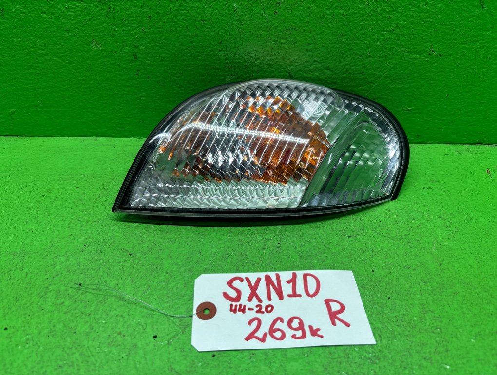 Габарит TOYOTA NADIA SXN10 правый (б/у)