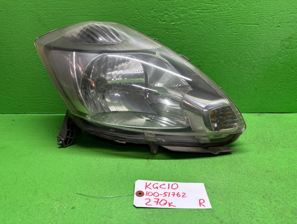 Фара TOYOTA PASSO KGC10 передняя правая (б/у)
