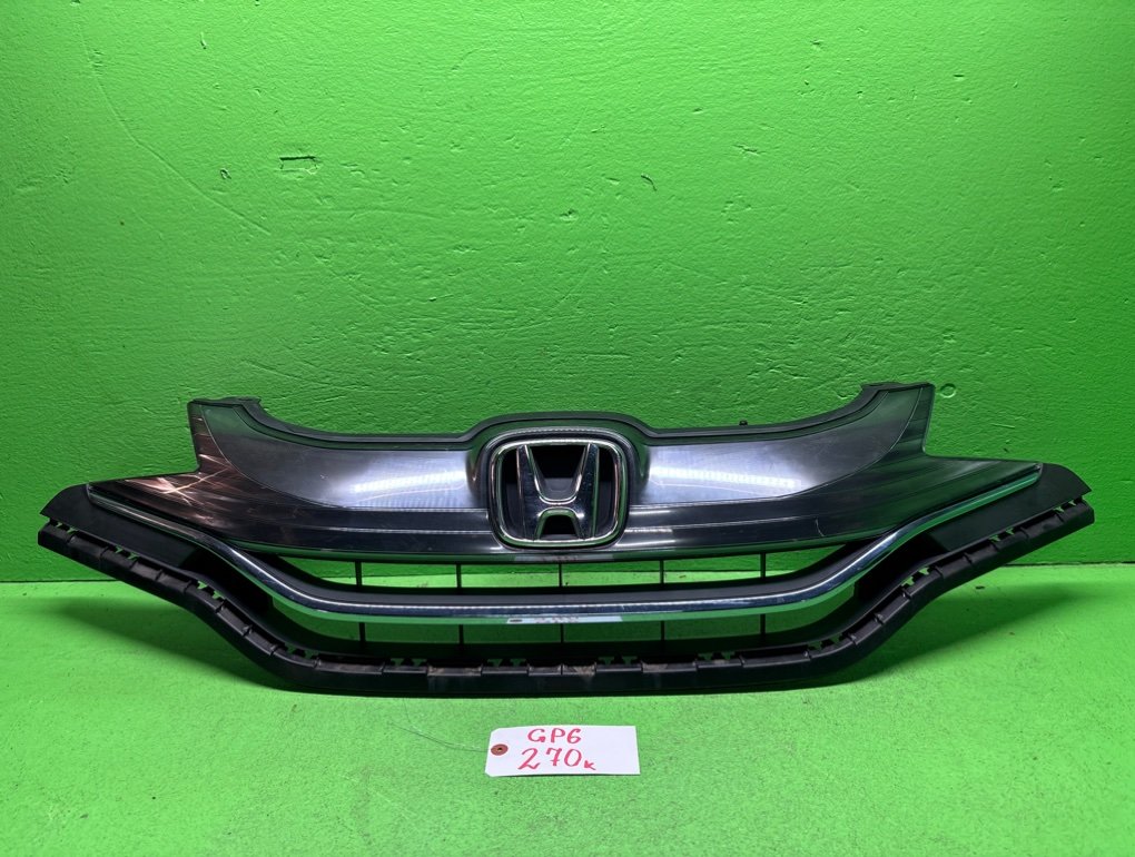 Решетка радиатора HONDA FIT GP6 передняя (б/у)