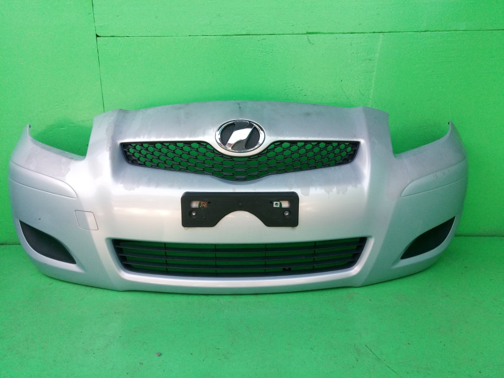 Бампер TOYOTA VITZ KSP90 передний (б/у)