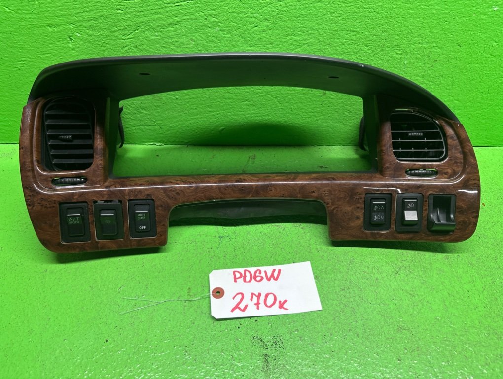 Консоль спидометра MITSUBISHI DELICA PD6W (б/у)