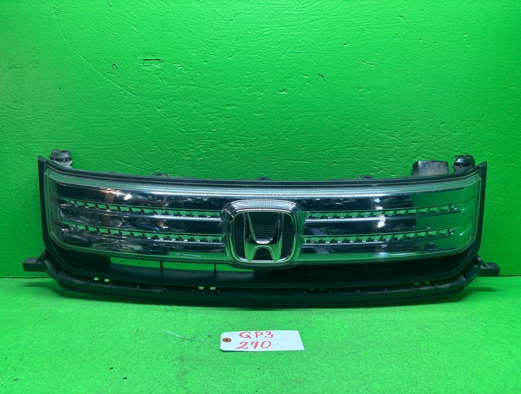 Решетка радиатора HONDA FREED SPIKE GP3 (б/у)