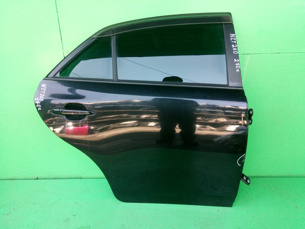 Дверь TOYOTA ALLION NZT260 задняя правая (б/у)