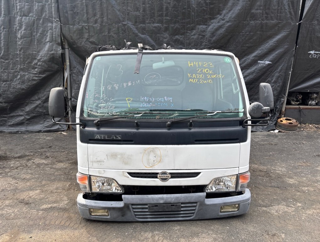 Кабина NISSAN ATLAS H4F23 KA20 2005 (б/у)