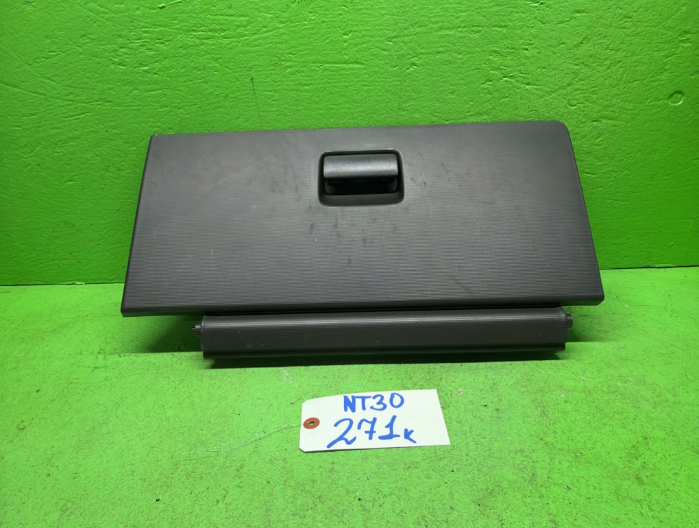 Бардачок NISSAN XTRAIL NT30 (б/у)